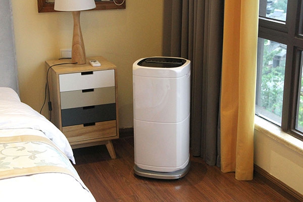 你好，我叫“回南天”，你看這水珠多愛(ài)我！