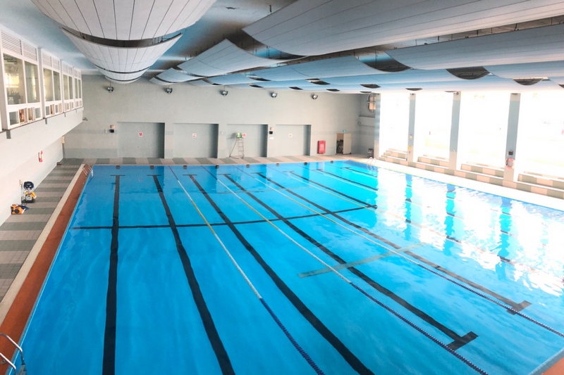 室內(nèi)泳池潮濕不用怕，泳池除濕機(jī)來除濕