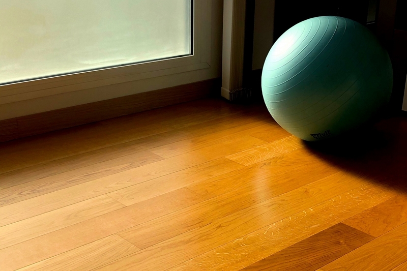 木地板起翹，多數(shù)都是潮濕惹的禍 家用除濕機(jī)